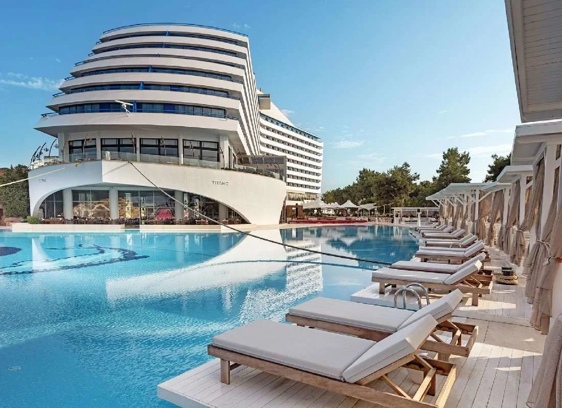 Titanic Deluxe Lara 2