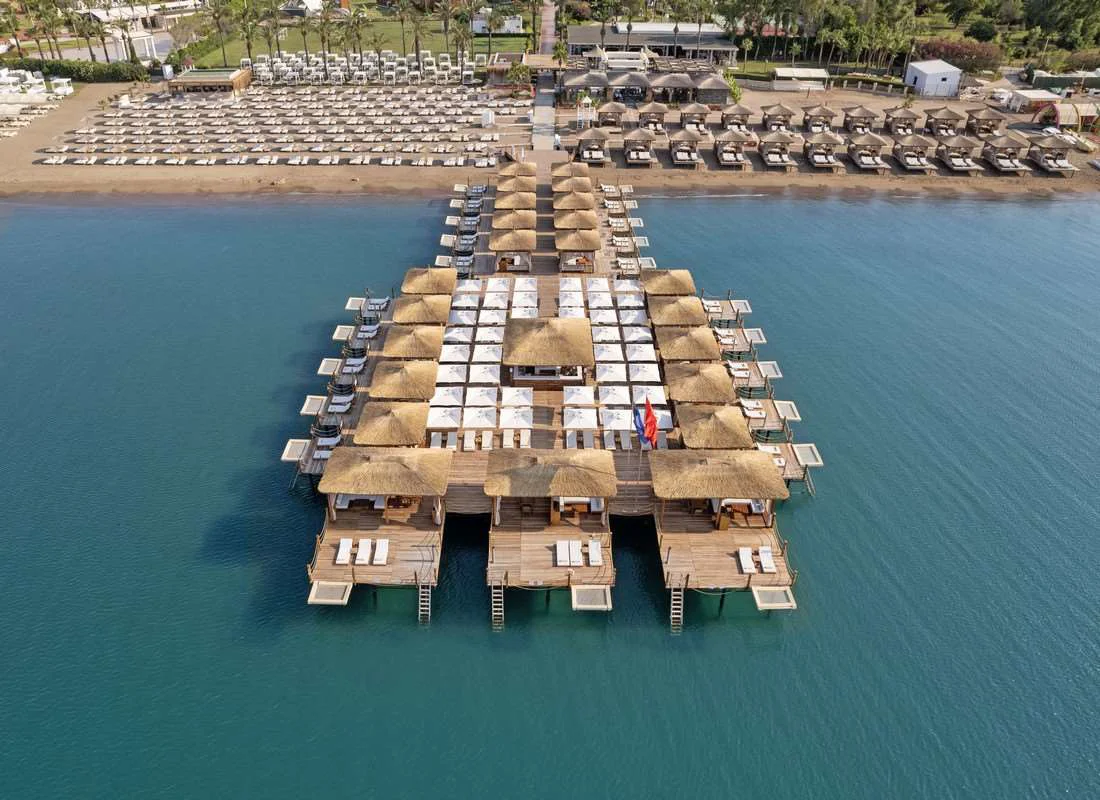 Titanic Deluxe Lara 4