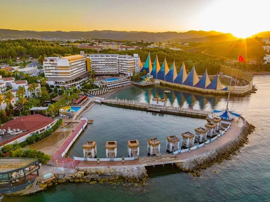 Adin Beach Halal Hotel