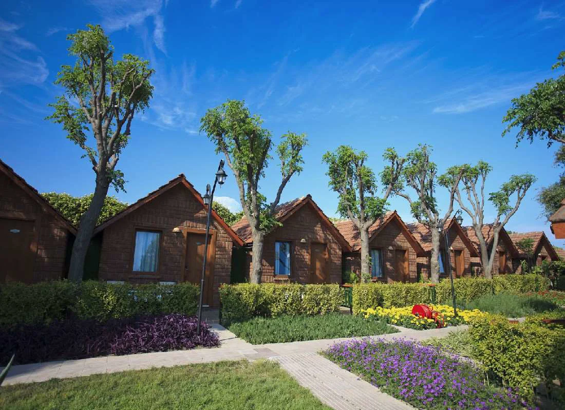 BUNGALOWS CAN GARDEN 3