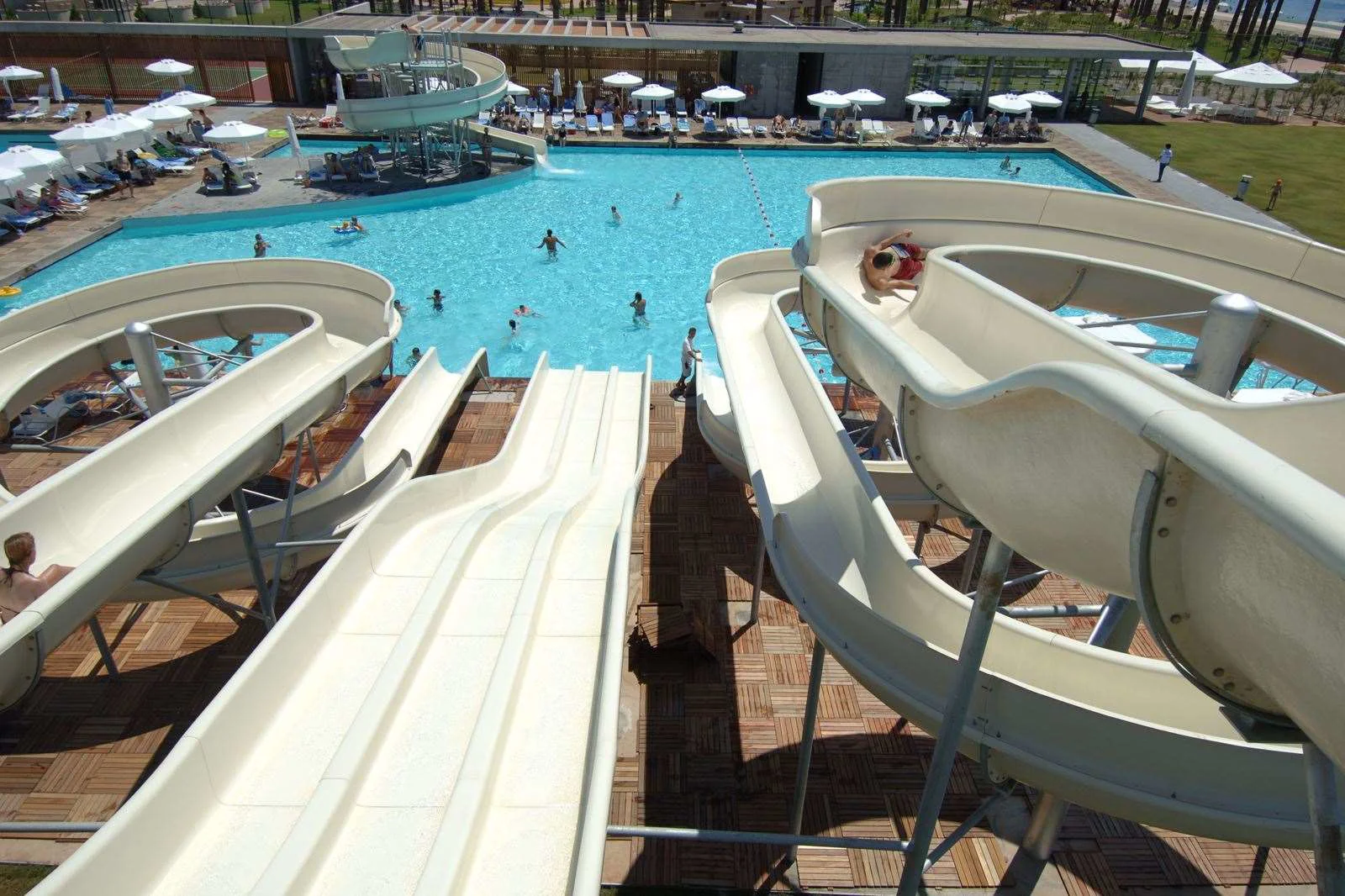 Nirvana Cosmopolitan Hotel 2