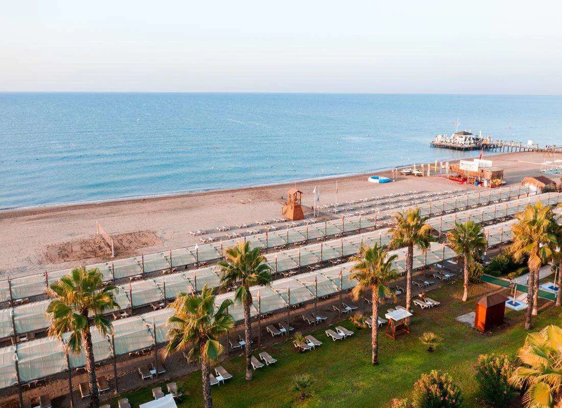 Fame Residence Lara 4